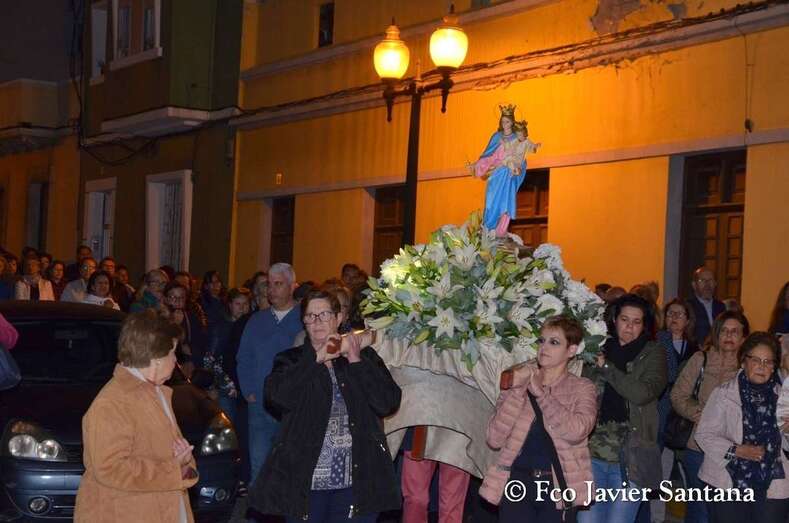 Imagen del rosario de la aurora de María Auxiliadora (Foto Francisco J. Santana)